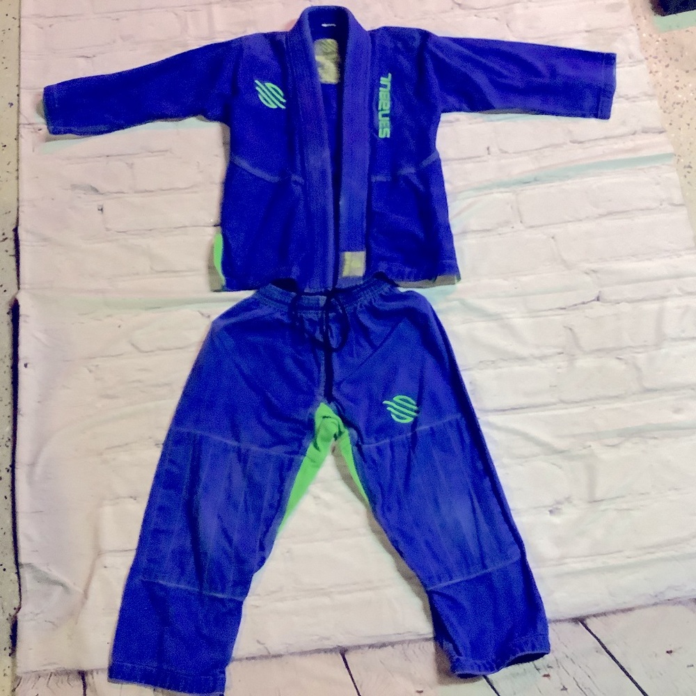 JU JIT SU SANABUL  K2. OUTFIT.  5-7 years old.